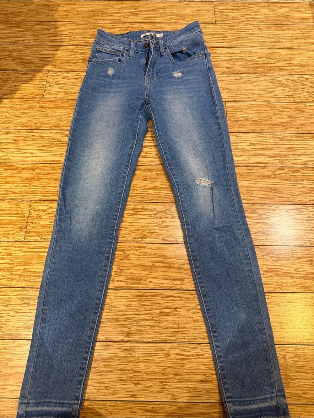 Levi's Women's Medium Blue Distressed Skinny Jeans